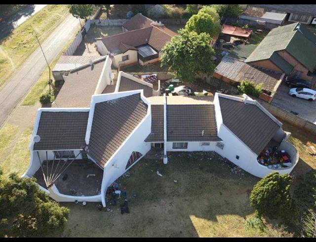 9 BEDROOM HOUSE FOR SALE IN KLOPPERPARK